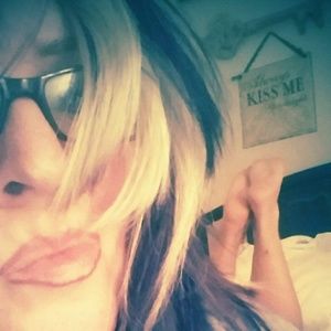 Meet your Posher, Carla